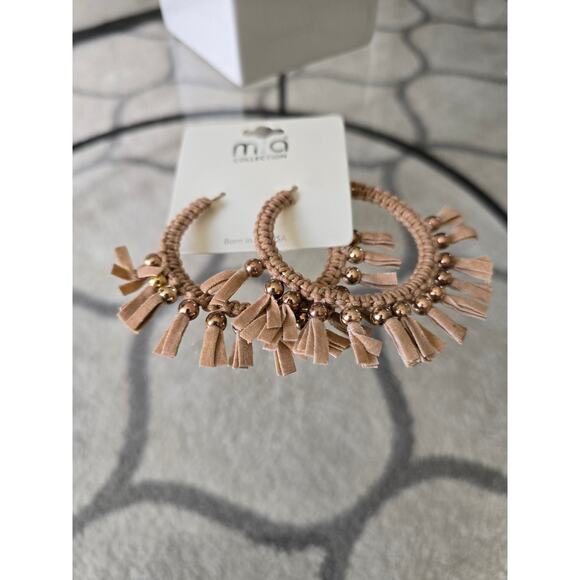 🎅 Pick 3 For $15 Mia Tan Fringe Hoop Earrings New - Picture 3 of 4